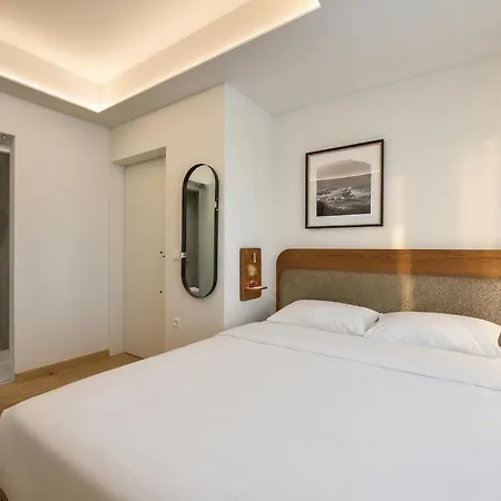 Pillow By The Sea 4*